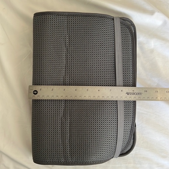 Umbra Udry Mini Drying Rack with Mat - Picture 4 of 7